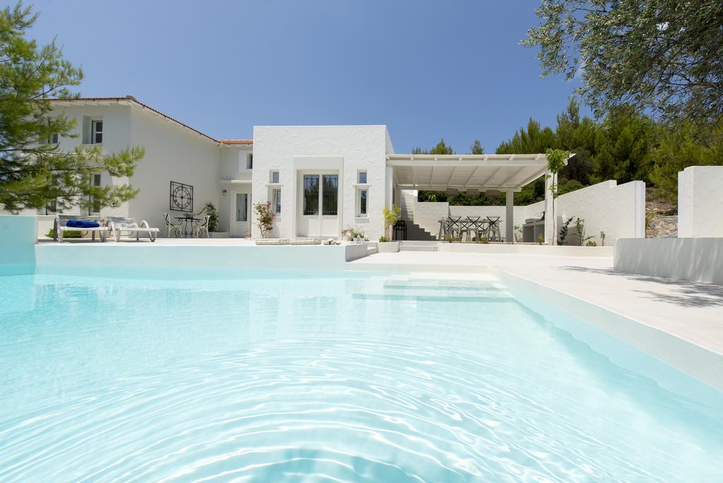 Anemolia Villas With Private Pools Near The Most Beautiful Beaches Of Alonissos Isomata Exterior photo